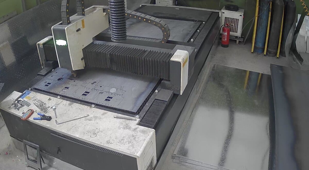 Fiber Laser Cutting Machine